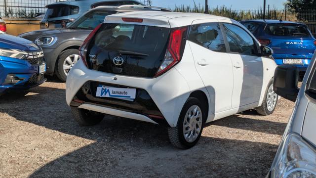 Toyota Aygo X-BUSINESS 1.0cc 72cv M-MT - CAMBIO AL VOLANTE - foto 3 di 4