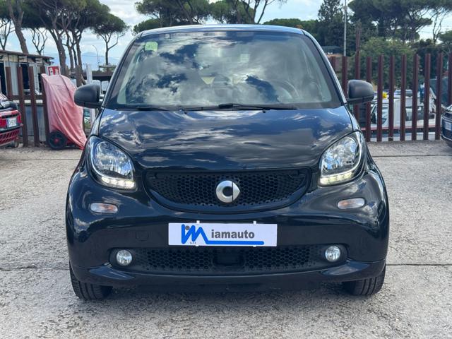 smart forTwo Passion 1.0cc 71cv TWINAMIC AUTOM. TETTO PANORAM. - foto 3 di 4