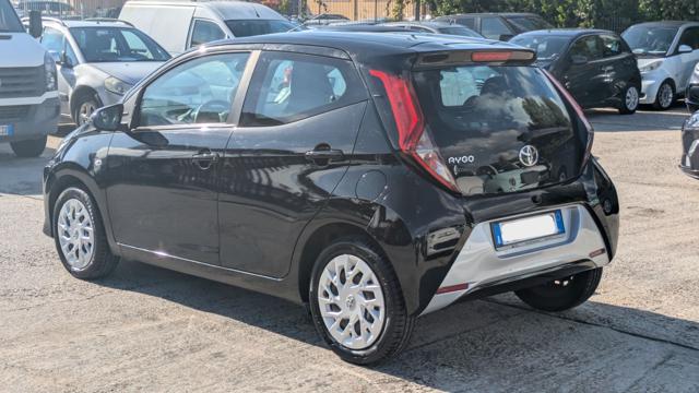 Toyota Aygo Connect X-COOL 1.0cc 72cv M-MT - foto 4 di 4