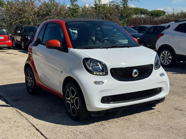 smart forTwo 1.0cc 71cv AUTOMATICA CRUISE CONTROL NAVIG. - foto 2 di 4