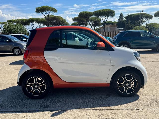 smart forTwo 1.0cc 71cv AUTOMATICA CRUISE CONTROL NAVIG. - foto 3 di 4