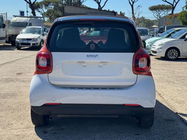 smart forTwo 1.0cc 71cv AUTOMATICA CRUISE CONTROL NAVIG. - foto 4 di 4