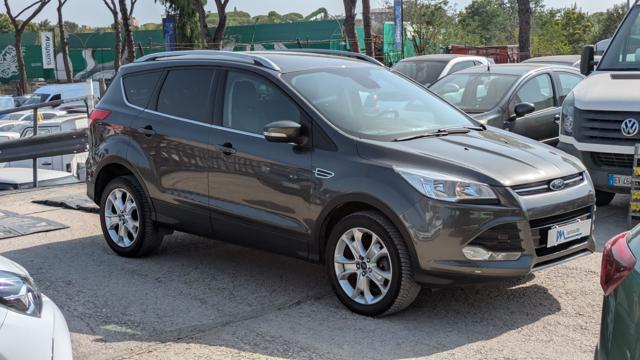 Ford Kuga Powershift Titanium 4x4 2.0d 150cv - foto 2 di 4