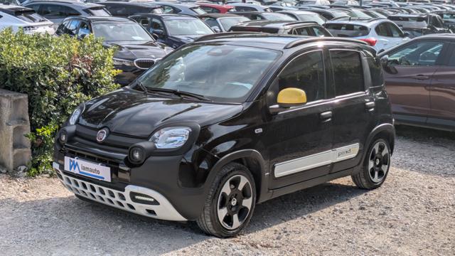 Fiat Pandina Hybrid Cross 1.0cc 70cv, del 2025, 16.026 km, in vendita a Roma (RM)