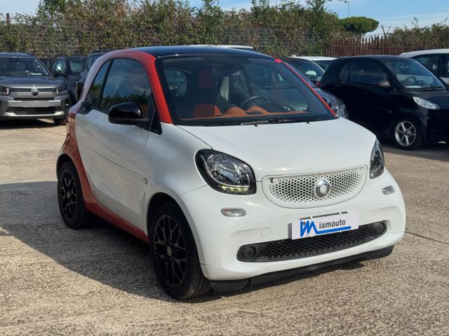 smart forTwo 1.0cc 71cv AUTOMATICA TETTO PANORAMICO - foto 2 di 4