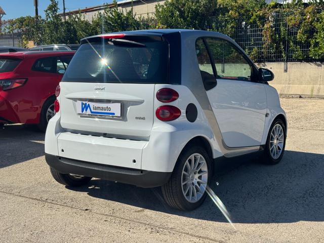smart forTwo MHD 1.0cc 71cv AUTOMATICA TETTO PANORAMICO - foto 3 di 4