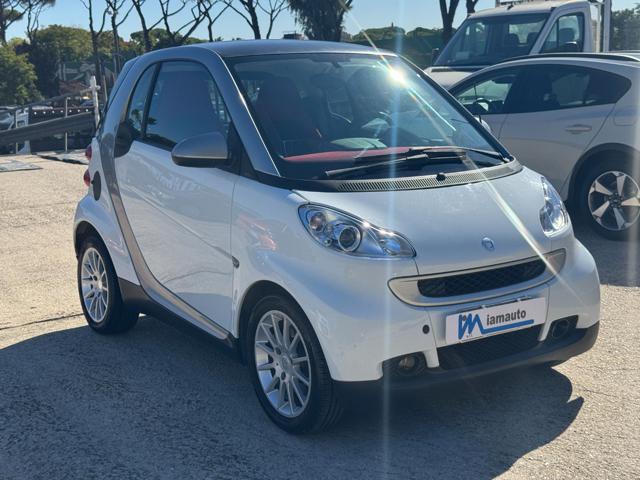 smart forTwo MHD 1.0cc 71cv AUTOMATICA TETTO PANORAMICO - foto 2 di 4