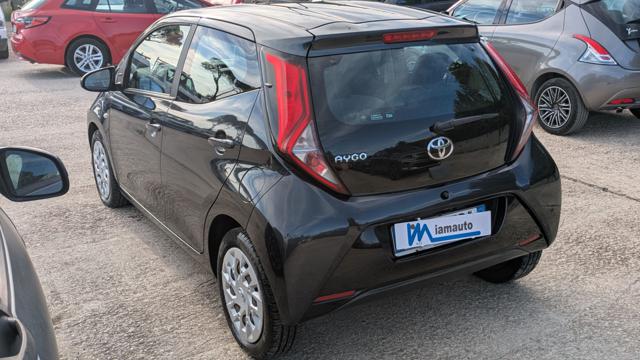 Toyota Aygo X-BUSINESS 1.0cc 72cv M-MT - foto 3 di 4