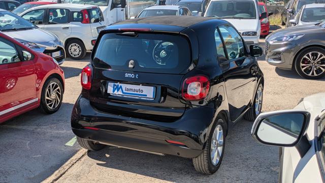 smart forTwo 1.0cc 71cv AUTOMATICA - foto 3 di 4
