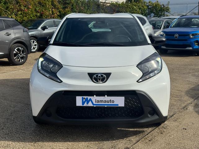 Toyota Aygo X Active 1.0cc 72cv AUT. CAMERA POST. CRUISE C. - foto 2 di 4