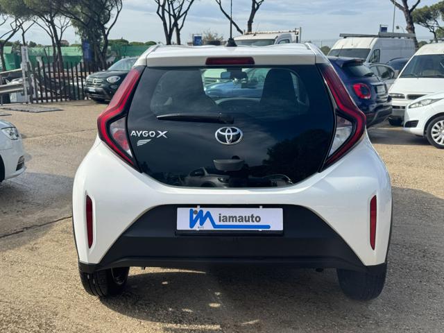 Toyota Aygo X Active 1.0cc 72cv AUT. CAMERA POST. CRUISE C. - foto 4 di 4