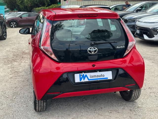 Toyota Aygo K-Play VVTI 1.0cc 70cv - foto 3 di 4