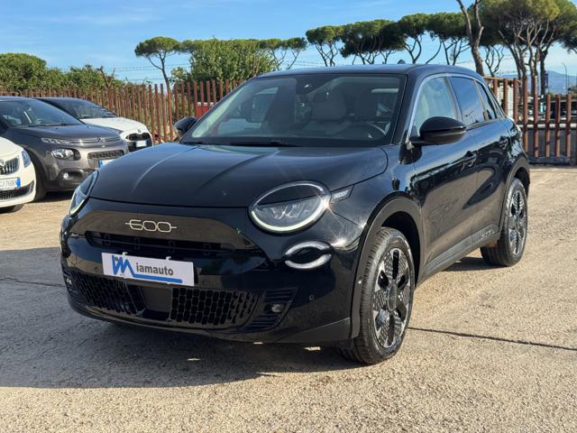 Fiat 600 LA PRIMA 1.2cc 110cv HYBRID AUTOM. CAMERA POST., del 2025, 29.169 km, in vendita a Roma (RM)