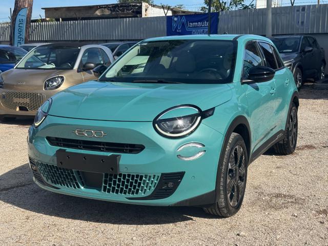 Fiat 600 Hybrid 1.2cc 110cv AUTOMATICA CAMERA POST. NAVIG., del 2025, 11.099 km, in vendita a Roma (RM)