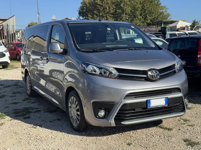 Toyota Proace Lounge 2.0cc 144cv 9 POSTI - foto 2 di 4