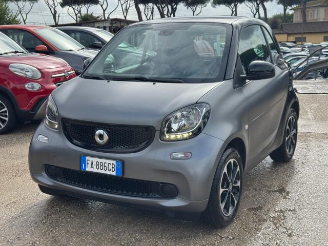 smart forTwo 1.0cc 71cv AUTOMATICA TETTO PANORAMICO, del 2015, 59.981 km, in vendita a Roma (RM)