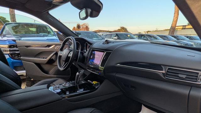 Maserati Levante V6 AWD 3.0d 349cv TETTO PANORAMICO NAVIGATORE, del 2020, 158.531 km, in vendita a Roma (RM)