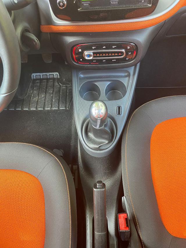 smart forFour 1.0cc PASSION 71cv TETTO PANORAMA SENS PARK usato a ROMA
