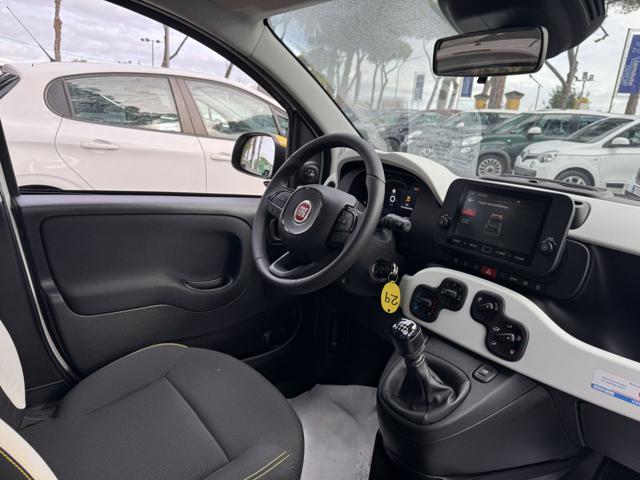 Fiat New Panda PANDINA CROSS HYBRID 1.0cc 70cv, del 2025, 10.746 km, in vendita a Roma (RM)