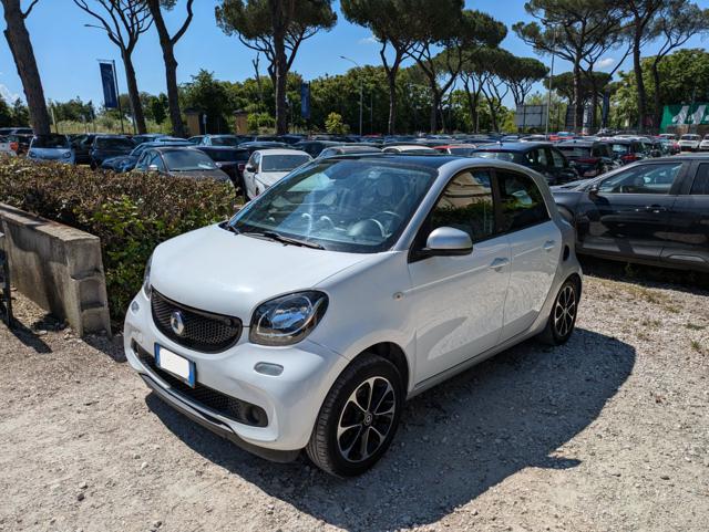 smart forFour 1.0 GPL 71CV PASSION TWINAMIC TETTO PANORAMA usato a ROMA
