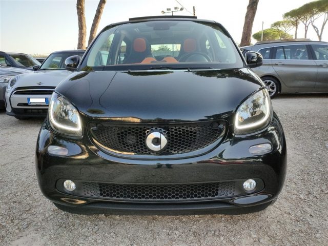 smart forFour 1.0 Passion TETTO APR.,CERCHI LEGA,CLIMA.CRUISE .., del 2015, 88.030 km, in vendita a Roma (RM)