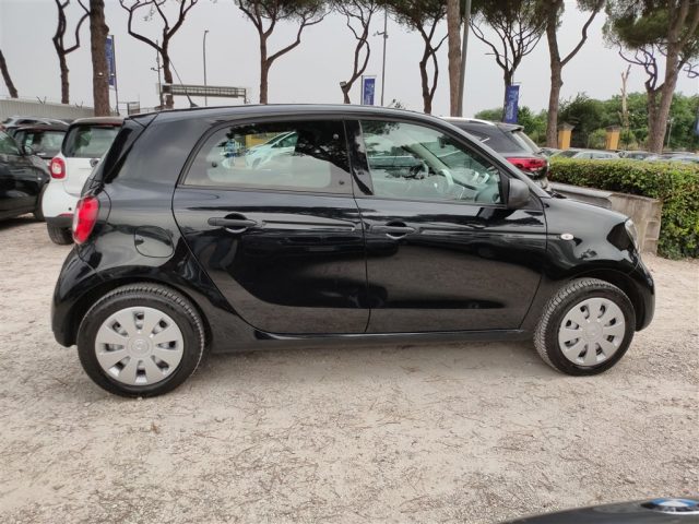 smart forFour 70 1.0 YOUNGSTER CLIMA.CRUISE,BLUETOOTH usato a ROMA