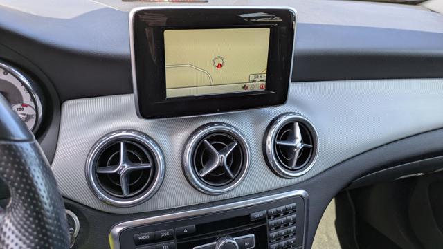 Mercedes-Benz GLA 200 1.6cc 156cv NAVIGATORE CAMERA POST. INT. PELLE usato a ROMA
