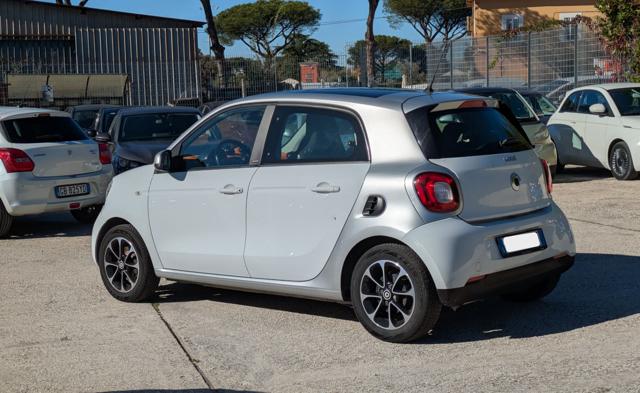 smart forFour PASSION 1.0cc 71cv TETTO PANORAMICO - foto 4 di 4