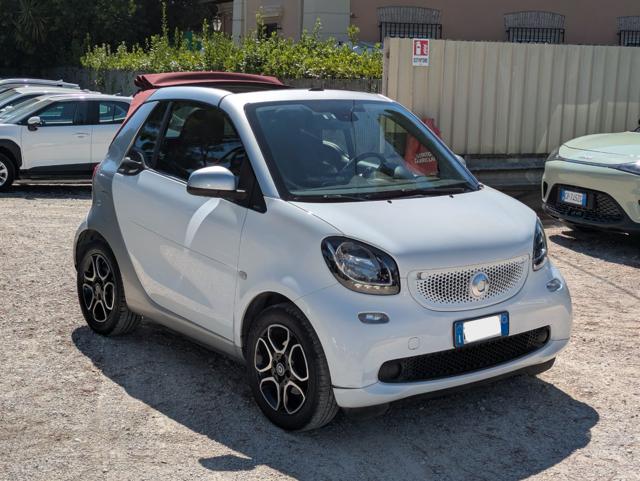 smart forTwo CABRIO 1.0cc 71cv CERCHI IN LEGA CRUISE CONTROL - foto 3 di 4
