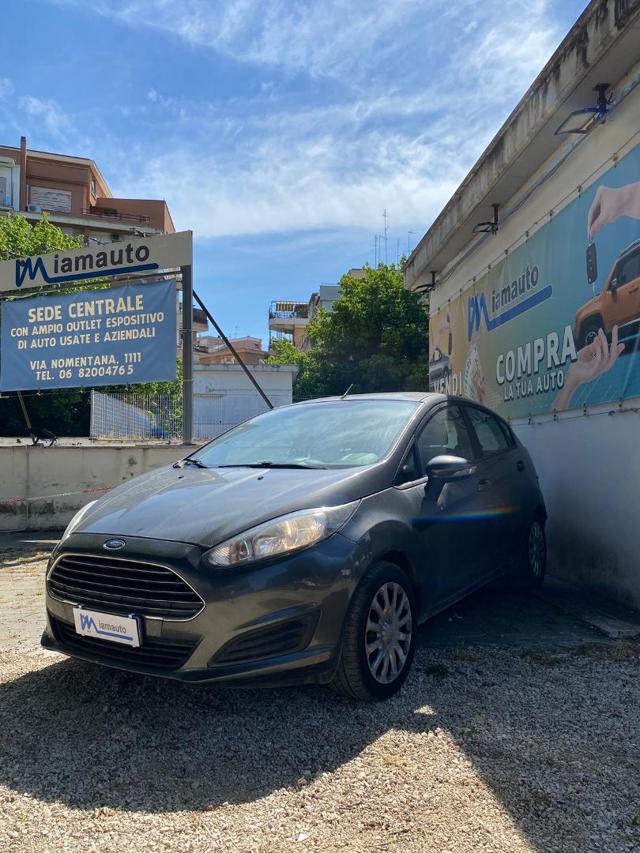Ford Fiesta 1.5tdci BUSINESS 75cv BLUETOOTH CLIMA STEREO usato a ROMA