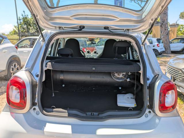 smart forFour 1.0 GPL 72CV PASSION TWINAMIC TETTO PANORAMA, del 2015, 106.441 km, in vendita a Roma (RM)
