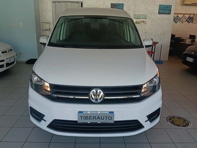 Volkswagen Caddy 2.0 TDI 102 CV Trendline Maxi 7 posti - foto 2 di 4