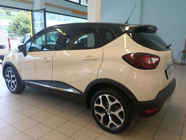 Renault Captur dCi 8V 90 CV EDC Sport Edition2 - foto 2 di 4