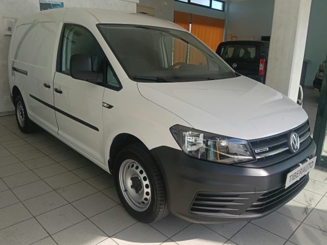 Volkswagen Caddy 1.4 TGI Furgone Business Maxi, del 2017, 87.261 km, in vendita a Altidona (FM)