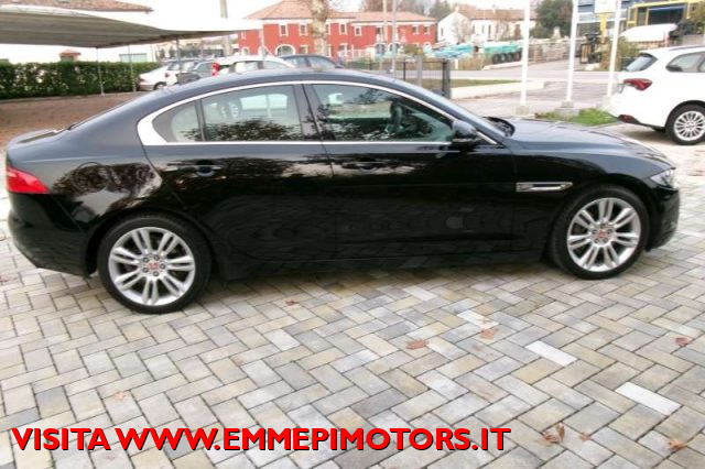 Jaguar XE 2.0 D 180 CV aut. Prestige - foto 4 di 20