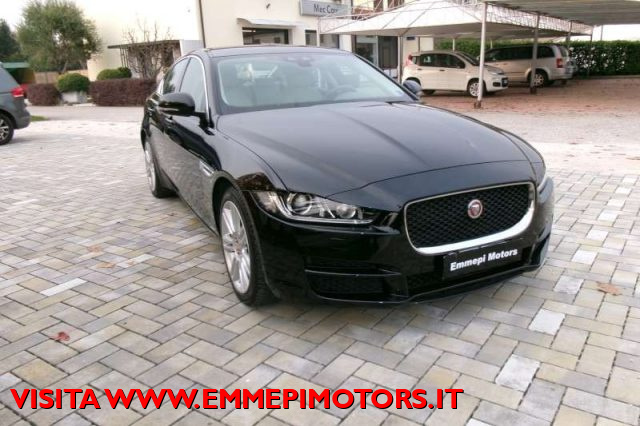Jaguar XE 2.0 D 180 CV aut. Prestige - foto 3 di 20