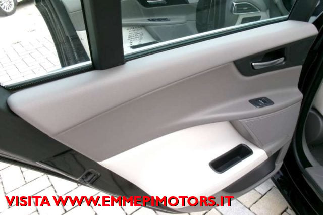 Jaguar XE 2.0 D 180 CV aut. Prestige, del 2019, 99.000 km, in vendita a Preganziol (TV)