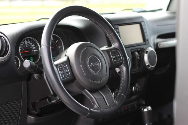 Jeep Wrangler Unlimited 2.8 CRD DPF SAHARA Auto usato a TREBASELEGHE
