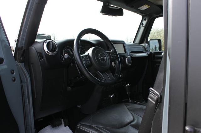 Jeep Wrangler Unlimited 2.8 CRD DPF SAHARA Auto, del 2015, 175.000 km, in vendita a Trebaseleghe (PD)