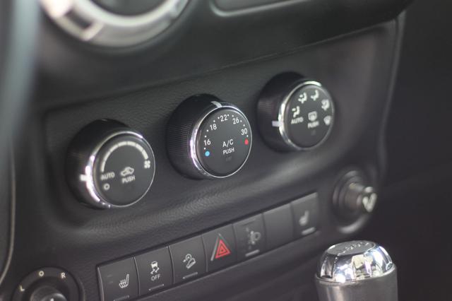 Jeep Wrangler Unlimited 2.8 CRD DPF SAHARA Auto usato a TREBASELEGHE