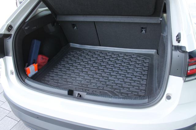 Volkswagen Taigo 1.0 TSI 95 CV Life, del 2023, 24.500 km, in vendita a Trebaseleghe (PD)