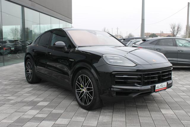Porsche Cayenne Coup� 3.0 V6 E-Hybrid 470CV - foto 3 di 4