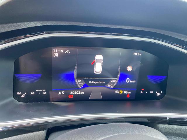 Volkswagen T-Roc 1.0 TSI R-Line, del 2023, 56.900 km, in vendita a Trebaseleghe (PD)
