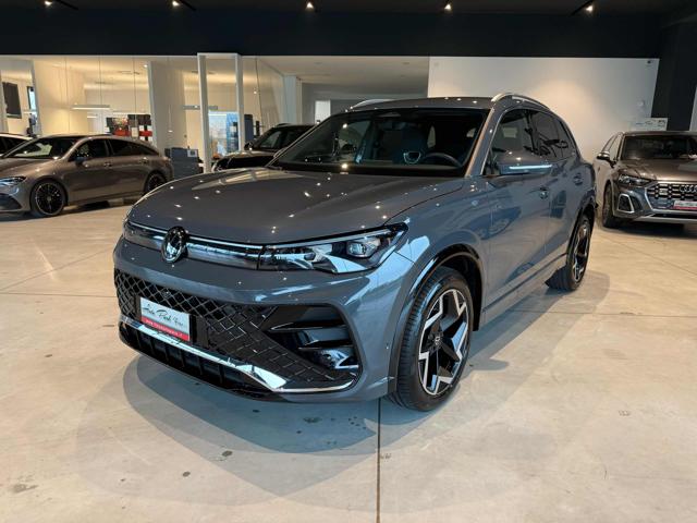 Volkswagen Tiguan 2.0 TDI 150 CV DSG R-Line usato a TREBASELEGHE