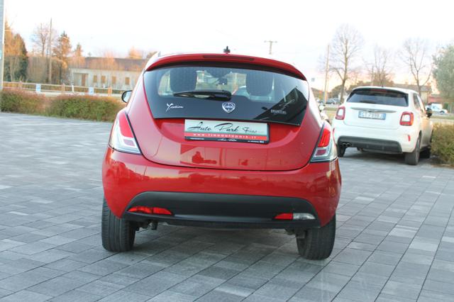 Lancia Ypsilon 1.0 FireFly 5 porte S&S Hybrid Ecochic Silver - foto 3 di 4