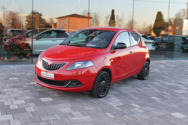 Lancia Ypsilon 1.0 FireFly 5 porte S&S Hybrid Ecochic Silver usato a TREBASELEGHE