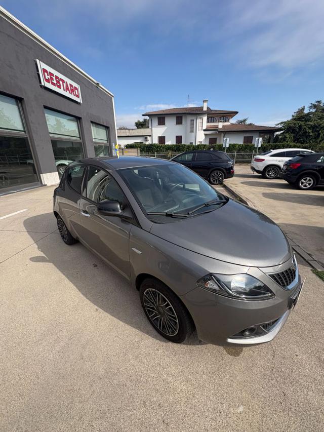 Lancia Ypsilon 1.0 FireFly 5 porte S&S Hybrid Ecochic Gold - foto 3 di 4