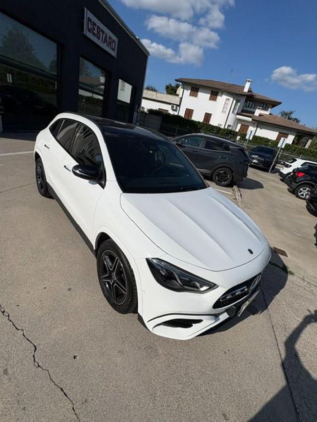 Mercedes-Benz GLA 200 d Automatic Advanced - foto 3 di 4