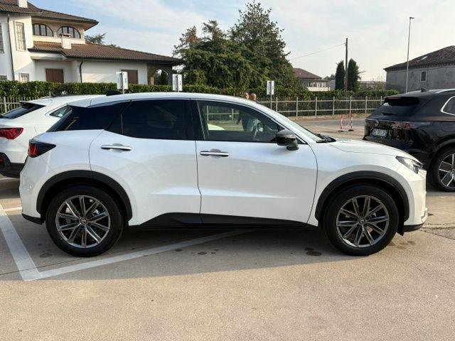 Lexus LBX Hybrid 4WD Relax - foto 4 di 4