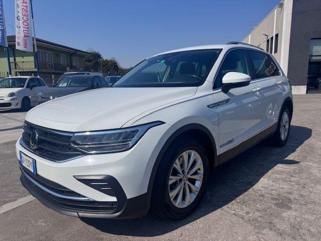 Volkswagen Tiguan 2.0 TDI 150 CV SCR DSG Life usato a ISOLA DELLA SCALA